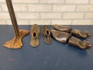 lot 980 image: Antique Wood Shoe Trees Size 9C, Cobblers Stand and Dies