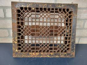 lot 981 image: Antique Cast Iron Register