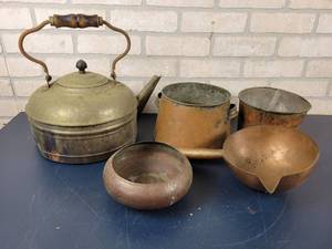 lot 1460 image: Lot of Antique Copper Pots and Kettle