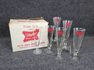 lot 633 image: Set of (6) Vintage Miller High Life 10 oz. Footed Pilsner Glasses in Original Box