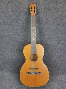 lot 648 image: Vintage 34 Size Acoustic Guitar - Measures 13 x 4 x 37 - NO SHIPPING