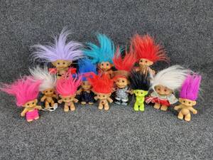 lot 672 image: Lot of (12) Vintage Troll Dolls - Tallest measures 4-14 (Not including hair)