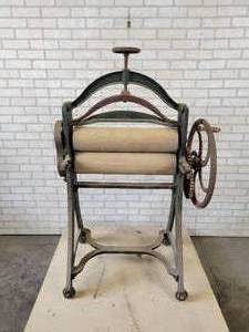 lot 503 image: Blitz Freestanding Cast Iron Mangle - NO SHIPPING