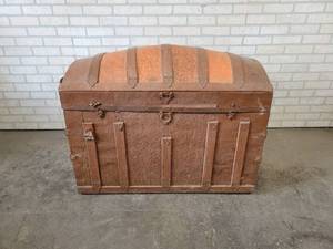 lot 673 image: Antique Camel Hump Trunk - NO SHIPPING