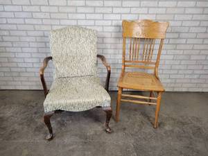 lot 714 image: Pair of Vintage Chairs - NO SHIPPING