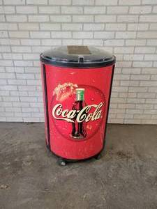 lot 719 image: The Famous Ice Man Coca-Cola Rolling Cooler - This Would Look GREAT on your Deck or Pontoon NO SHIPPING
