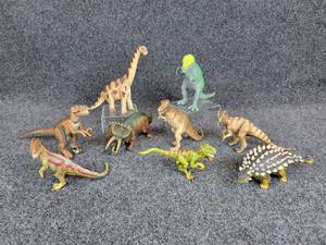 lot 727 image: Lot of (9) Dinosaurs - Jurassic Park and Schleich