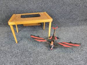 lot 729 image: Doll Highchair and Toothless Action Figure