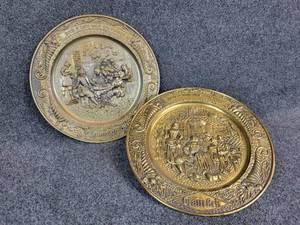 lot 772 image: Pair of Vintage Brass Grain Belt Wall Plates