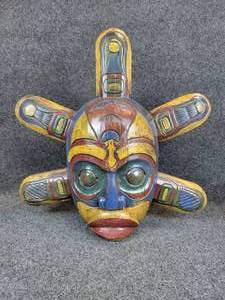 lot 788 image: Carved Wood Hanging Mask