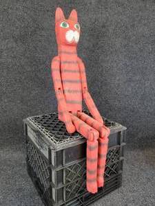 lot 792 image: Carved Wood Jointed Shelf Sitting Cat