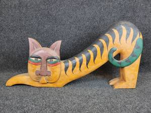 lot 799 image: Carved Wood Stretching Cat