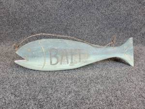 lot 802 image: Carved Wood Fish - Bait on one side, Fresh Fish on the other