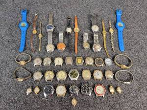 lot 833 image: Lot of 40 Vintage Mens & Womens Watches, Watch Faces, and Parts