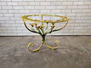 lot 838 image: Vintage Metal Flower Table - NO SHIPPING