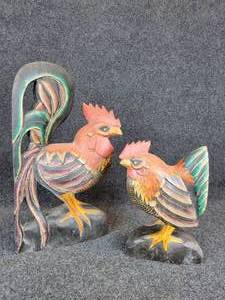 lot 864 image: Pair of Carved Roosters
