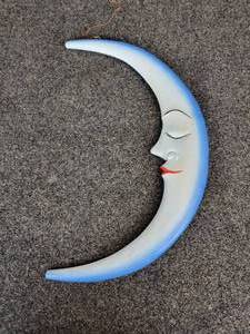 lot 865 image: Carved Wood Crescent Moon