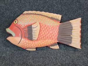 lot 866 image: Carved Wood Fish Wall Hanging
