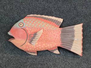 lot 880 image: Carved Wood Fish Wall Hanging