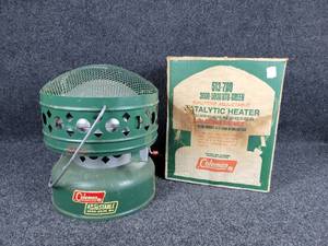lot 886 image: Vintage 1969 Coleman Model 513 - 3000-5000 BTU Catalytic Heater with Original Box