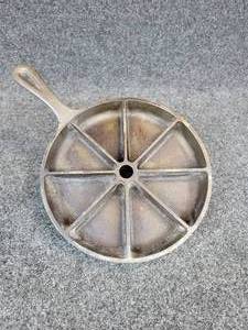 lot 908 image: LODGE Cast Iron Cornbread Skillet