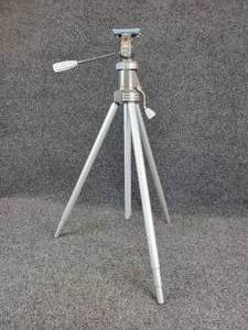 lot 935 image: Vintage Star D Davidson Optronics Steel & Aluminum Tripod