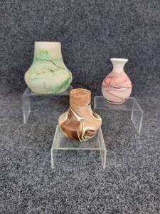 lot 940 image: Lot of (3) Nemadji Indian Pottery Pieces