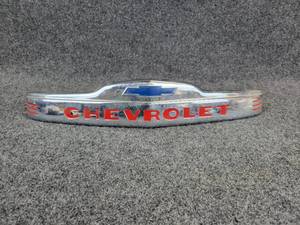 lot 964 image: Chrome 1947-1953 Chevrolet Truck Hood Front Emblem - 3684107