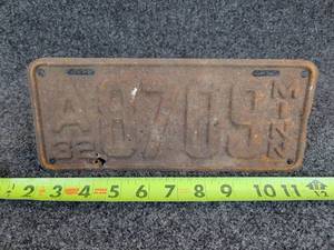 lot 968 image: Antique 1932 Minnesota License Plate