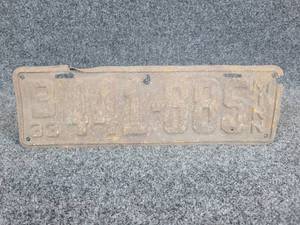 lot 970 image: Antique 1933 Minnesota License Plate