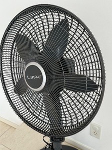 lot 102 image: Lasko Oscillating Adjustable Floor Fan