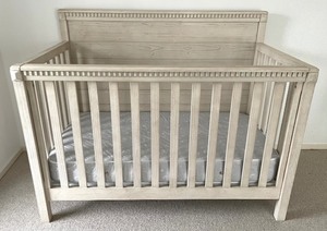 lot 25 image: Williams Sonoma Crib