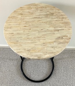 lot 82 image: Pretty Pier 1 Accent Table