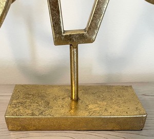 lot 89 image: Gold Colored Metal Love Decor