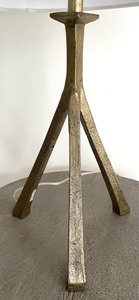 lot 88 image: Pottery Barn Tri-Pod Table Lamp