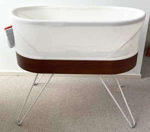 lot 9 image: Snoo Smart Sleeper by Happiest Baby