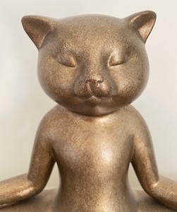 lot 99 image: Ceramic Golden Zen Cat Sculpture