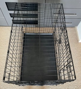 lot 100A image: Metal Dog Kennel