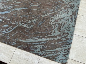 lot 66 image: Decorative Accent Rug