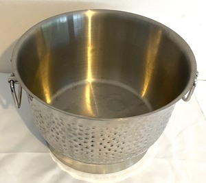 lot 185 image: Metal Ice Bucket or Beverage Chiller