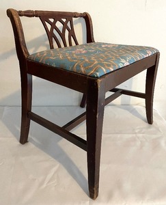 lot 186 image: Vintage Wooden Bench with Upholstered Seat