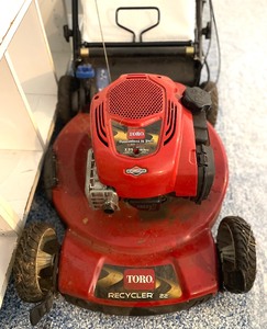 lot 196 image: Toro Recycler 22 Lawnmower