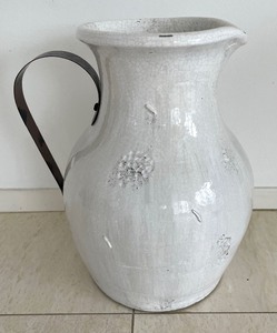 lot 209 image: Faux Floral Decor
