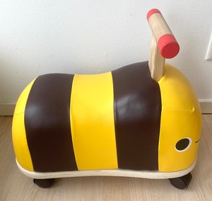 lot 220 image: Childrens Riding Toys by V Tech and B. You
