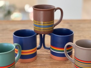 lot 47 image: Set of Five Pendleton Coffee Mugs
