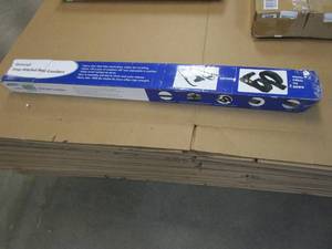 lot 472 image: Universal Strap-Attached Roof Crossbars 48 in - Black (OPEN BOX)