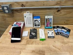 lot 114 image: Lot of Miscellaneous ElectronicsRelated Items