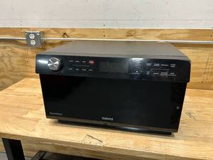 lot 83 image: GALANZ 1.2 cu. ft. Countertop ToastWave 4-in-1 Convection Oven, Air Fry, Toaster Oven, Microwave in Black