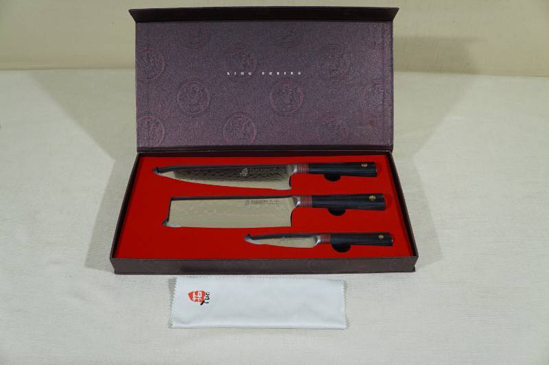isanti-assortment-collectibles-kitchen-knives-horse-tack-essential