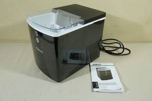 lot 11 image: Igloo 33-Lb. Ice Maker - Black